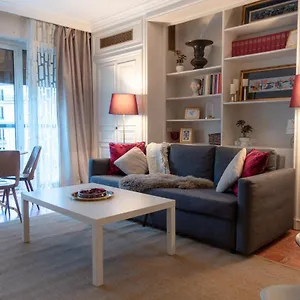 Pelicanstay At Avenue George V Apartment Paris